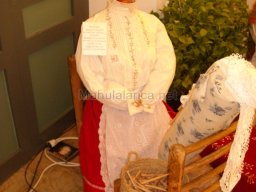 Exposición de indumentaria y costumbres 2009